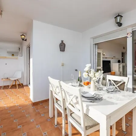 Coastal Escape & Sea Views By Hostlovers * Manilva