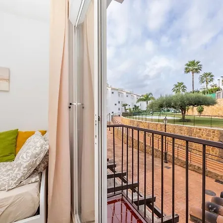 Coastal Escape & Sea Views By Hostlovers Apartamento *