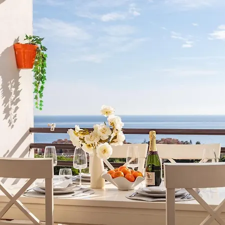 Apartamento Coastal Escape & Sea Views By Hostlovers *